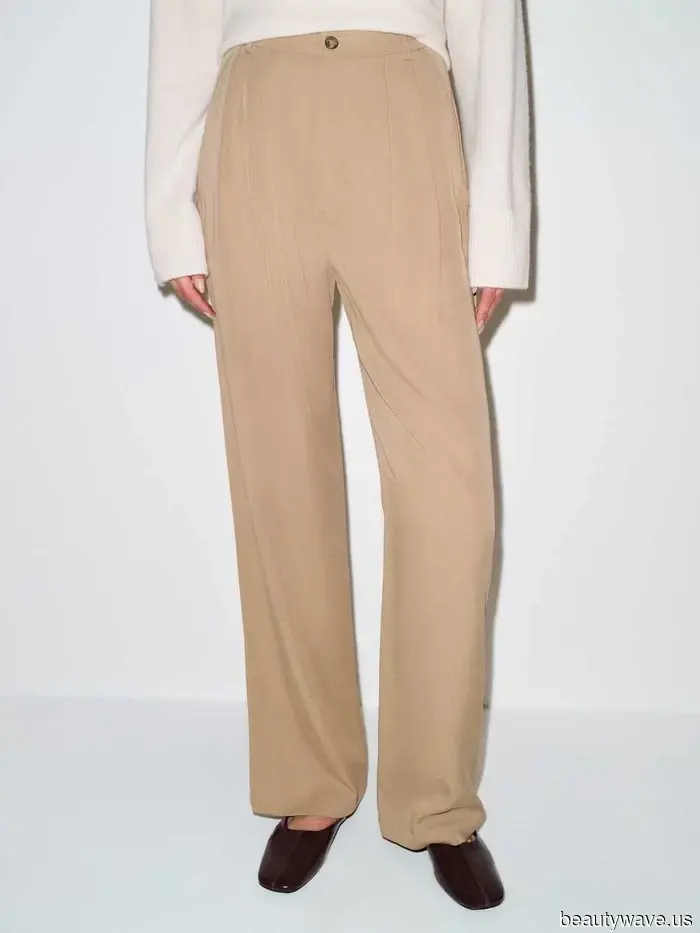 Chic It Girls are in consensus: These trousers paired with this flat-shoe trend epitomize coolness for Fall 2026.