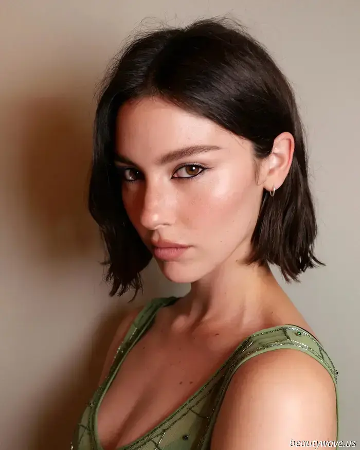 The Undone Bob has returned to remind us that it’s the trendiest low-maintenance hairstyle for summer.