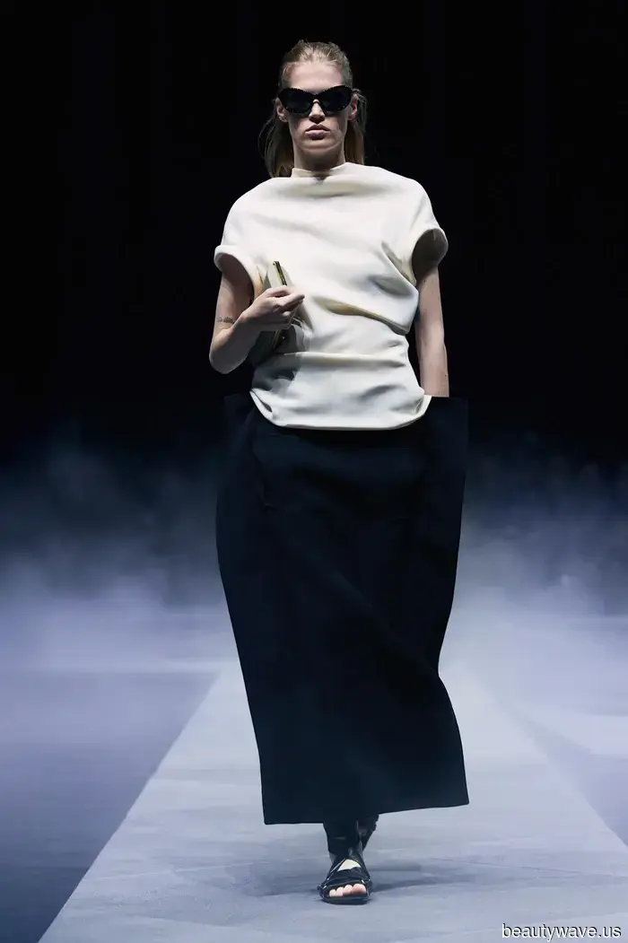 Khaite Demonstrates How to Achieve the Look of the Perfectly Sophisticated Cool Girl.