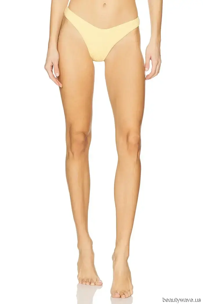 Estoy deseando unas vacaciones en la playa&mdash;39 artículos de Revolve que empacaría