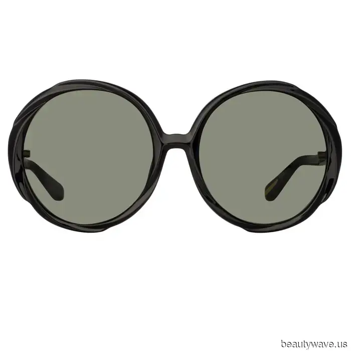 Capris, gafas de sol, bufandas&mdash;el estilo veraniego de Jackie O nunca ha sido más relevante.