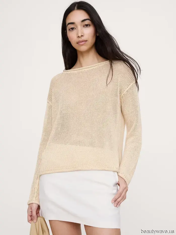 Il Top Estivo Sottile che le Persone di Moda Indossano con Pantaloni di Seta e Gonne Maxi