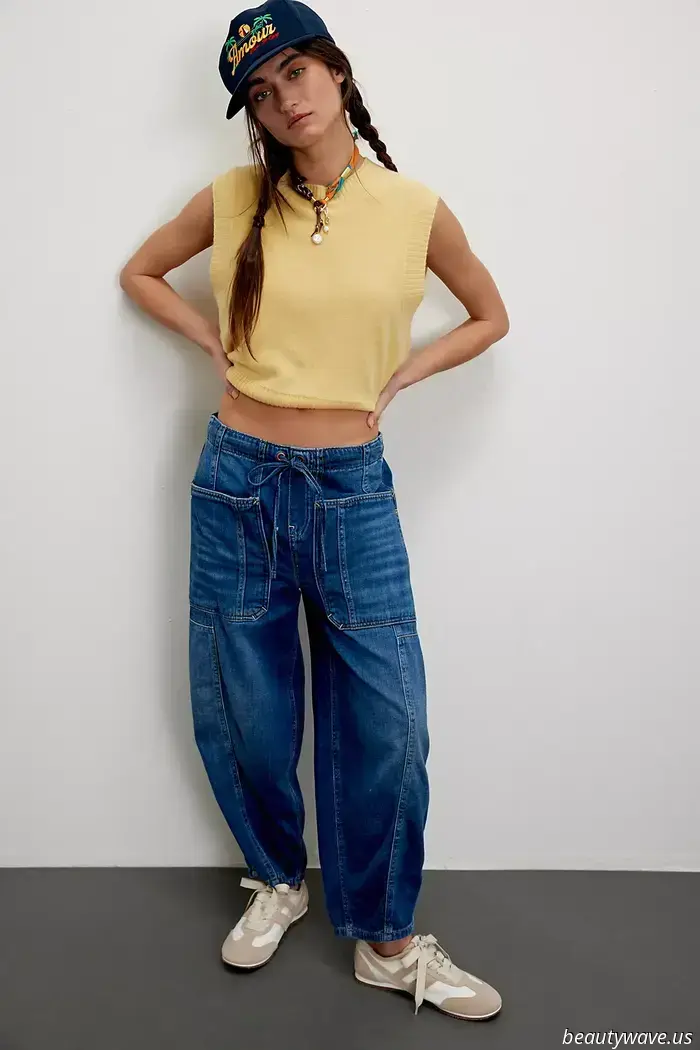 This summer denim trend is completely different from skinny jeans, and I’m noticing it everywhere.