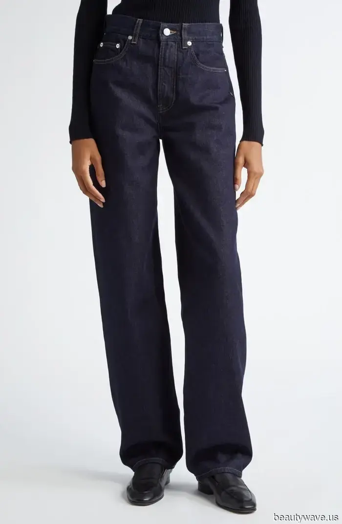 Halten Sie die hellblauen Jeans&mdash;Die Menschen in Paris wissen, dass dieser Denim-Trend für den Herbst weit überlegen ist.