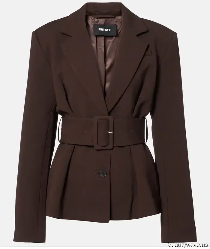 Tieni la Giacca di Pelle&mdash;Queste 5 Tendenze di Blazer Saranno le Più Chic con i Tuoi Jeans Quest'Anno