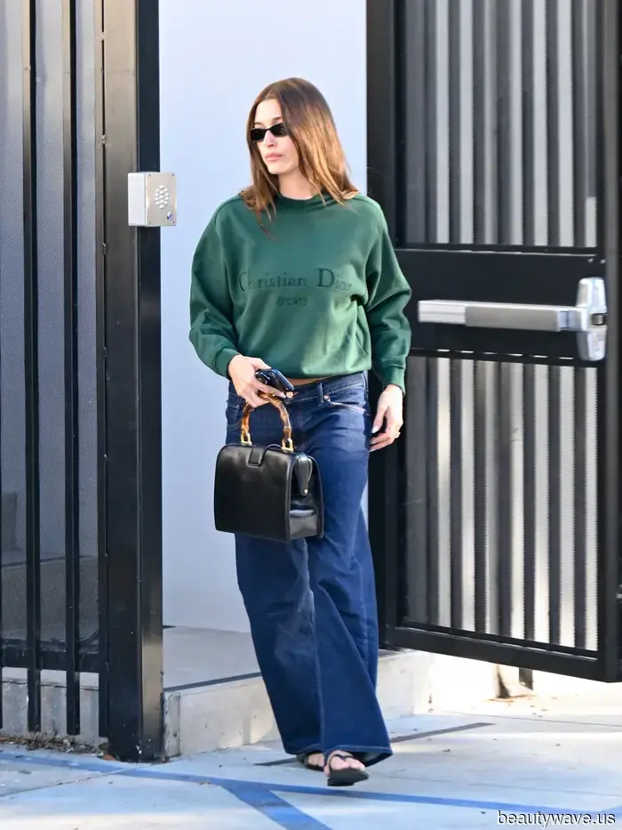 Ich war unsicher, ob ich Jeans zum Flughafen tragen sollte, bis diese 3 Denim-Looks von Promis meine Meinung änderten.