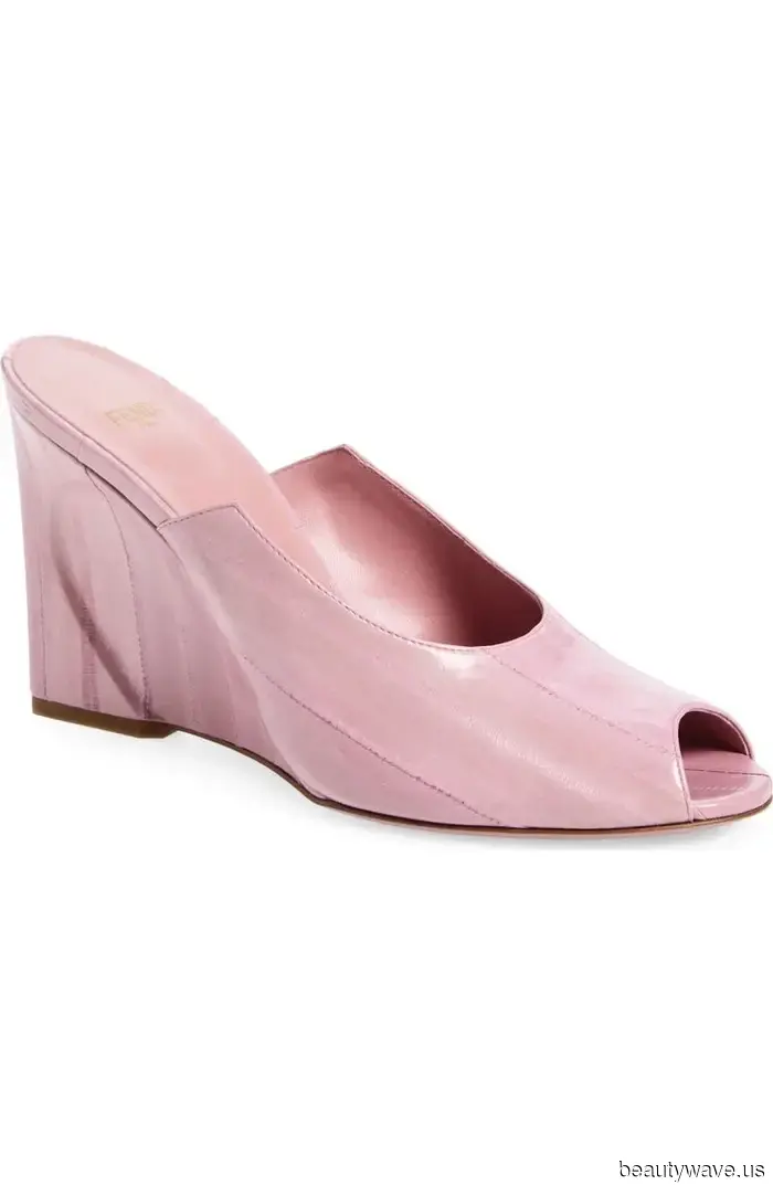 Alle coolsten Mädchen, denen ich folge, tragen diesen "veralteten" Schuhtrend mit Jeans, Kleidern und Röcken.