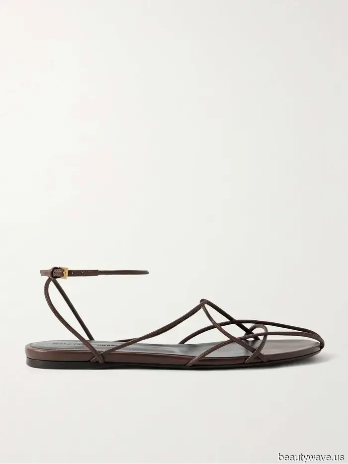 9 Sandalias de lujo que la gente de moda está usando para elevar sus atuendos de verano