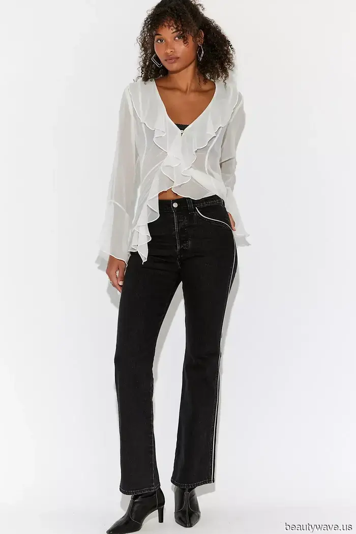 As a Fashion Editor who loves shopping at Free People, here are 21 new discounts that I can't stop thinking about.