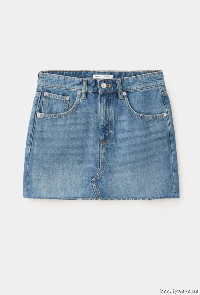 Not Ugg Boots, Not Low-Rise Jeans—Here Are the Y2K Trends That Are Most Significant This Summer.
