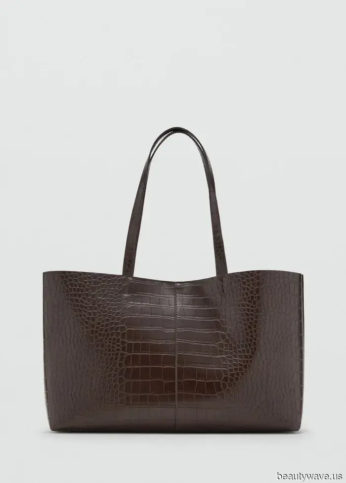 Move Over, Suede: The Fall 2025 Bag Trend That Will Give You an Air of Wealth and Elegance Has Arrived