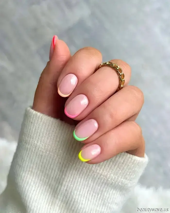 Beauty Editors Concur: This Simplistic French Manicure Trend Is an Evergreen Attraction.