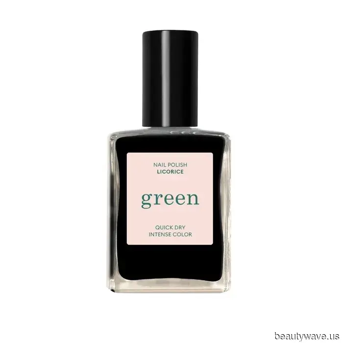 Elegante, senza tempo e ovunque guardi: I soli 9 colori di smalto scuro di cui hai bisogno per una manicure ultra-lussuosa