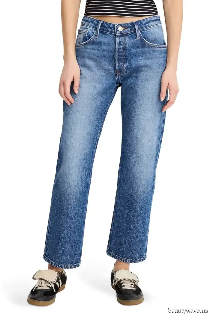 Las mujeres elegantes han comenzado a usar sus jeans de esta manera específica en silencio.