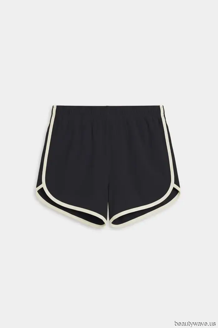 Seen in NYC—the Shorts Trend that It Girls are pairing with T-Shirts.