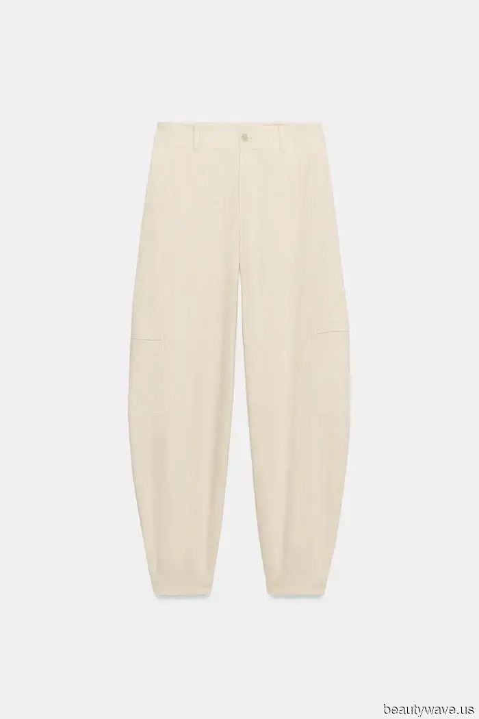 To Avoid a Dated Look While Wearing Birkenstocks, Match This Specific Style With This Pant Trend.