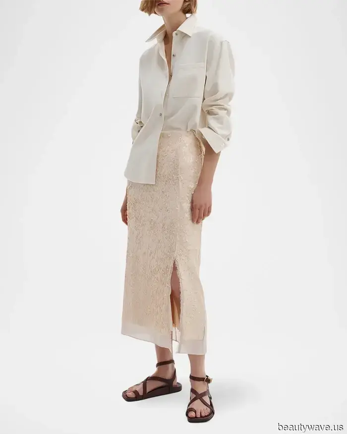 A L.A., ogni persona del mondo della moda indossa queste tendenze di gonne per sembrare alla moda e attuale.