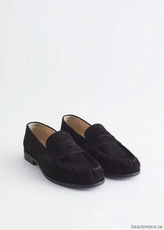 Es ist noch nicht Stiefelsaison&mdash;diese trendigen Ballerinas von The Row sind überall, wo ich hinschaue.