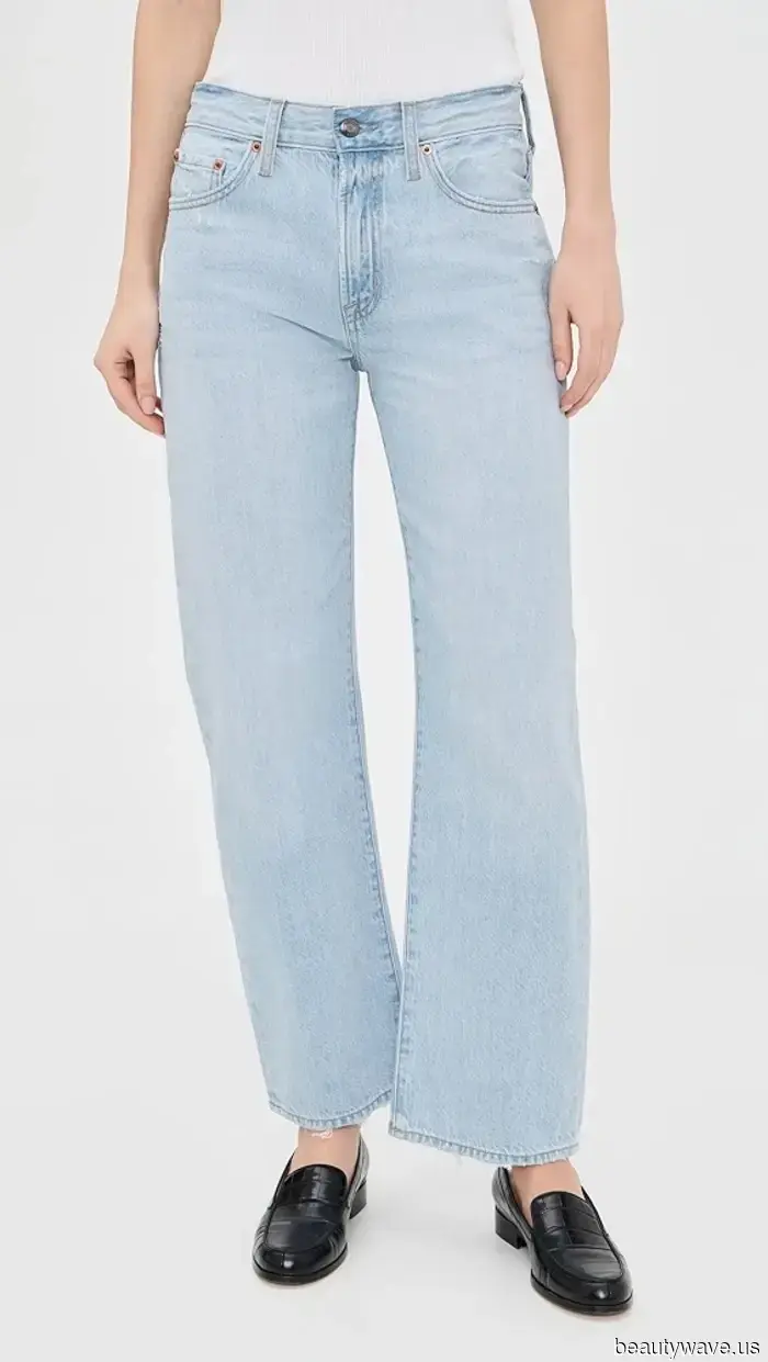 Light-wash jeans appear more stylish for 2026 when paired with this trendy shoe style instead of a plain option.