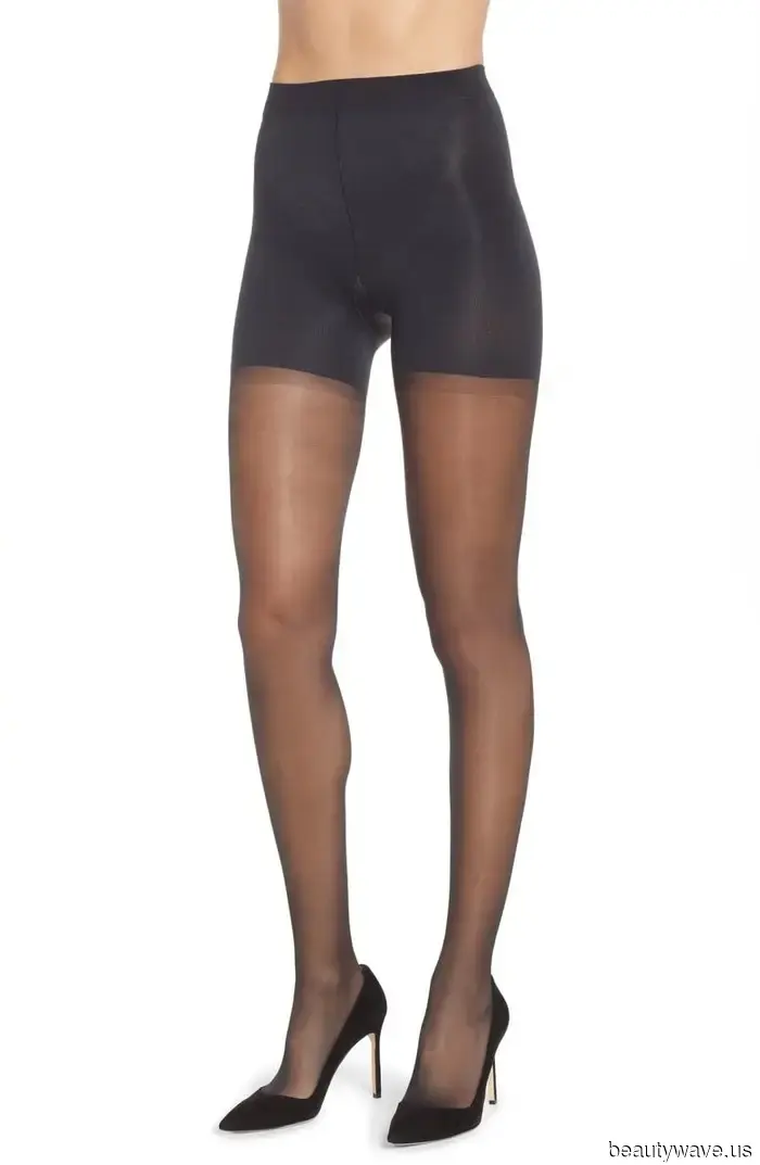 Se sei contro i tacchi, questa è la tendenza delle scarpe basse da indossare con collant trasparenti questo inverno.