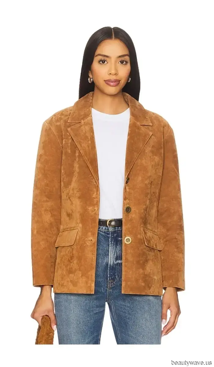 Meine Mutter hat noch nie bei Revolve eingekauft, ist aber interessiert&mdash;ich habe ihr diese Artikel zum Überlegen geschickt.