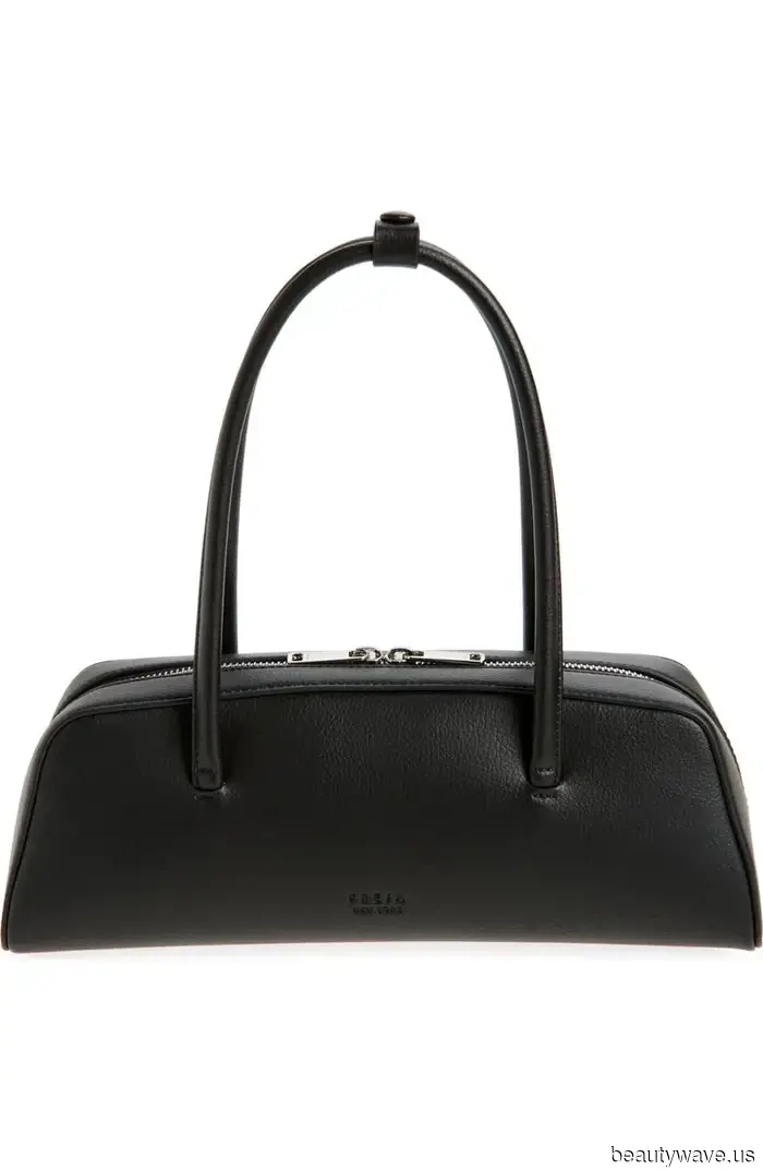 "Странный", но продвинутый способ, которым модные люди стилизуют свои свитера на осень 2025 года