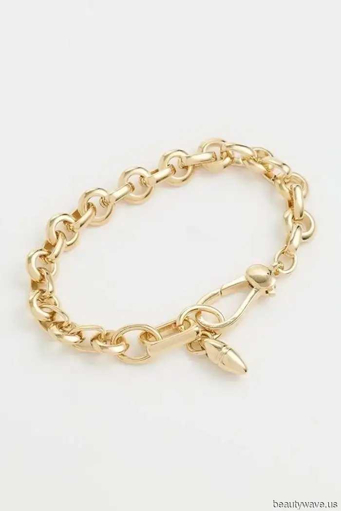 I Cover More Than 5 Miles Daily While Working in Manhattan—Here’s an Editor-Approved Guide to Fall Footwear for City Girls.