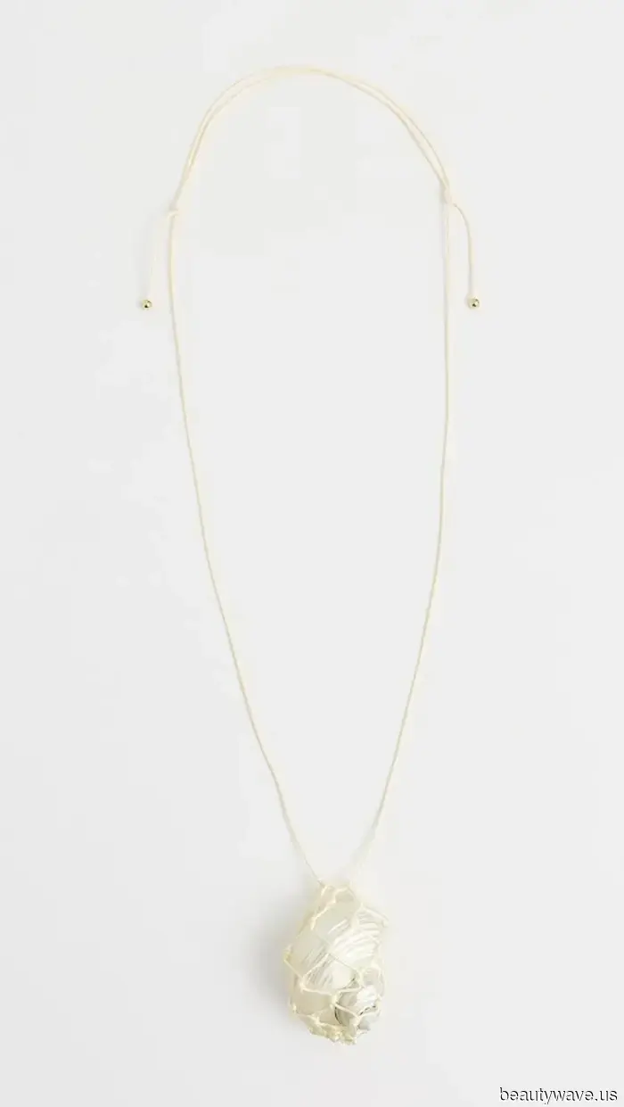 The 2026 Jewelry Trends That It Girls Are Donning to Elevate Their Summer Outfits Significantly