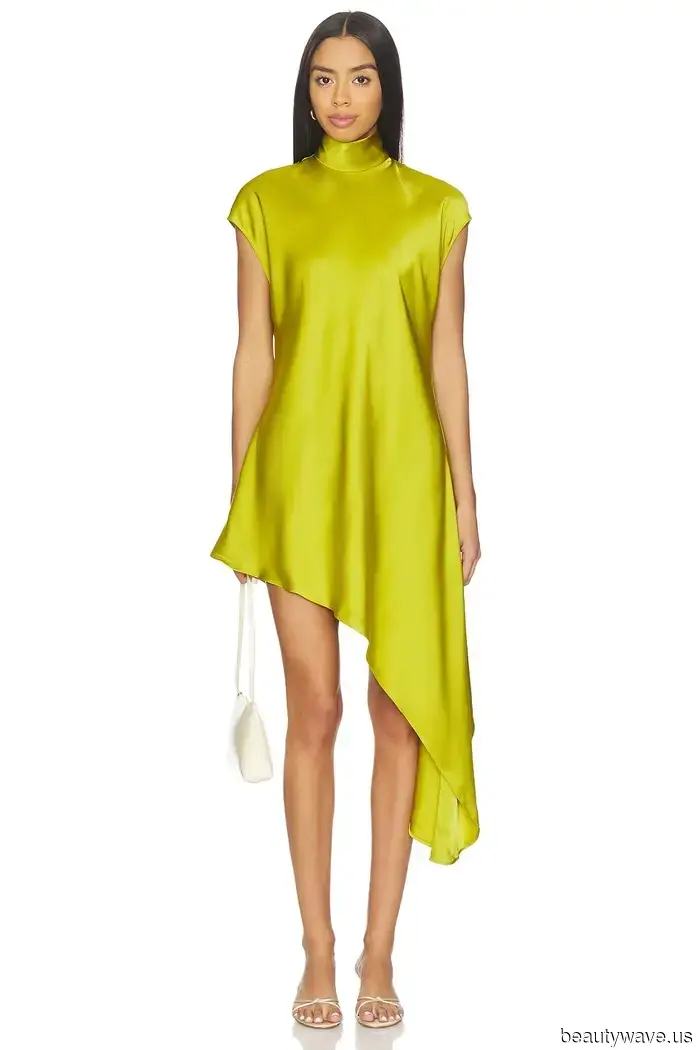 It’s arrived: The "Strange" Color Trend That It Girls Are Sportin' This Summer.