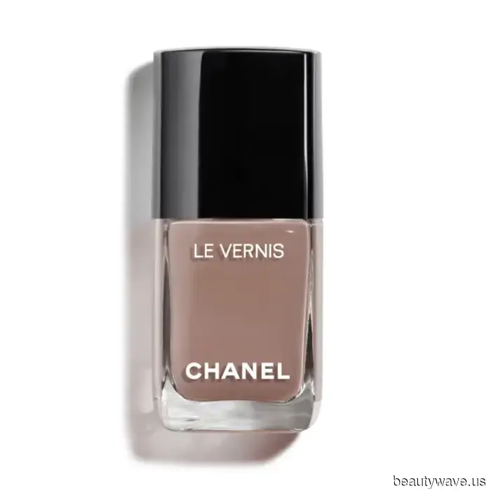 The Most Fashionable Individuals Are Donning These 11 Nail Colors Recommended by Experts This September
