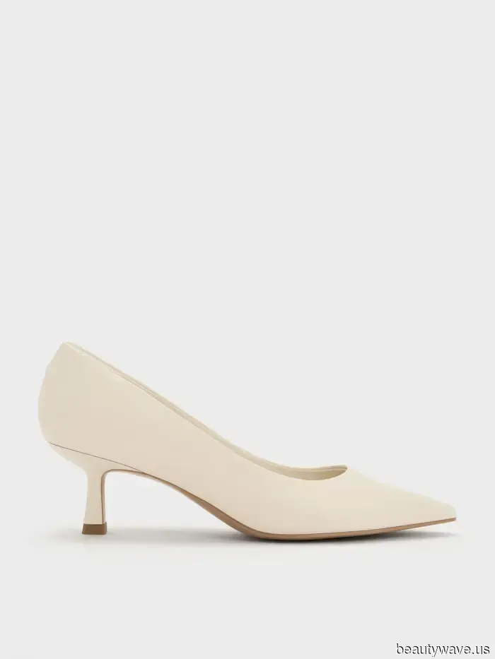 You'll know you're a fashion enthusiast if you style your jeans in this way, this way, and this way in 2026.