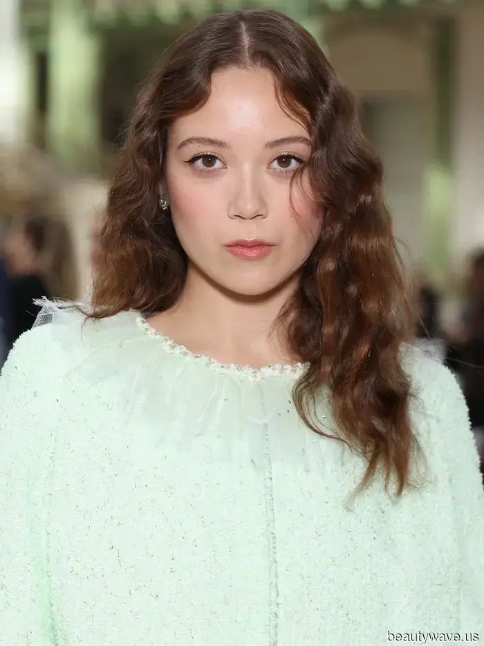 Laufey Is Our Ultimate Coquette Beauty Muse—7 "Vintage Romance" Outfits to Inspire You