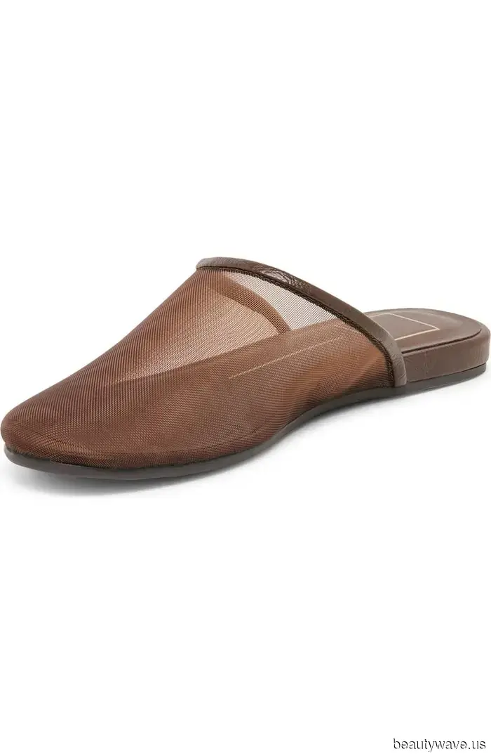 Fermate i sandali&mdash;Questa è la tendenza delle scarpe approvata da J.Lo da indossare con le gonne a tubino questa stagione