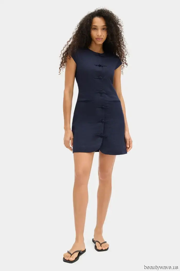Improvvisamente, tutte le donne più eleganti di Londra sembrano possedere questo elegante vestito di alta moda&mdash;ma sta vendendo rapidamente.
