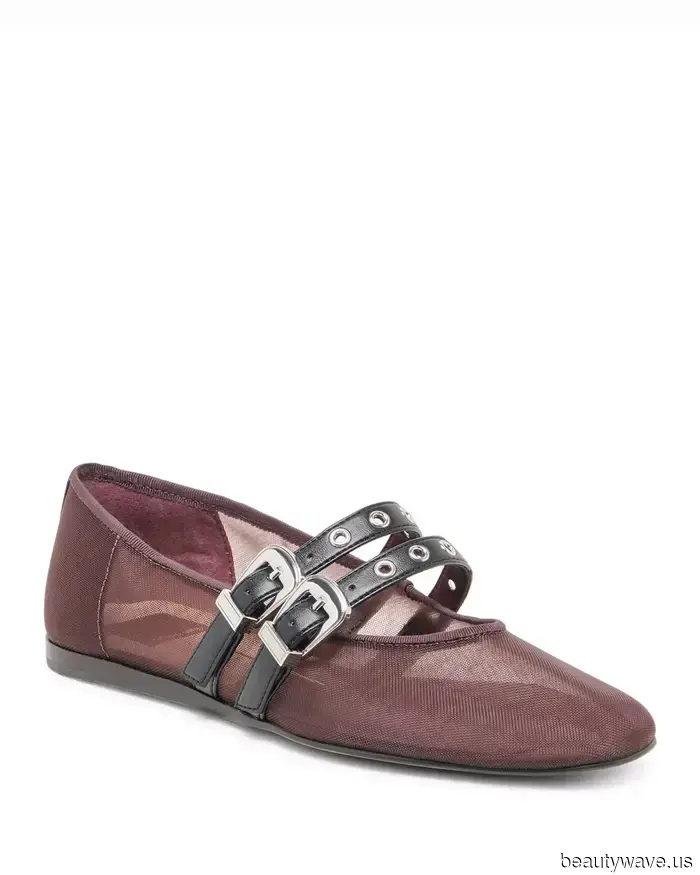 If you're a fan of stylish white jeans ensembles, opt for this closed-toe alternative instead of sandals when pairing with denim.