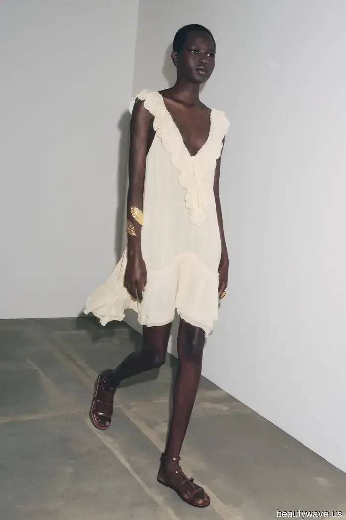 Very Intriguing: Sienna Miller's Most Stylish Summer Ensembles Include Only 6 Anti-Trend Items