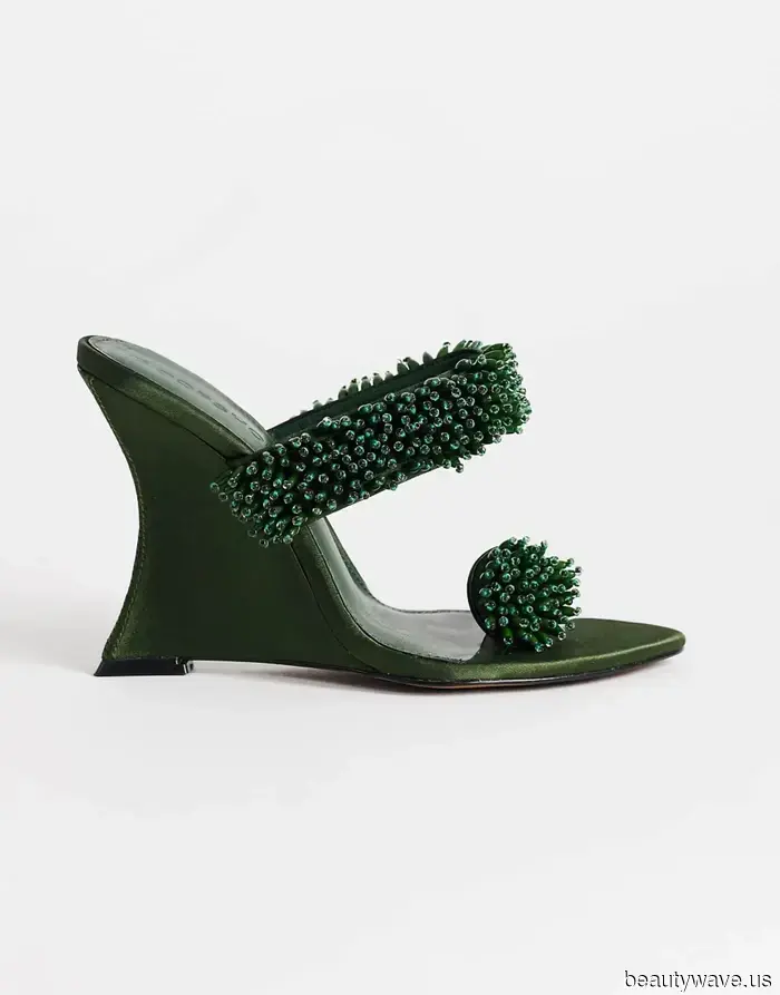 Don’t let flip-flops know, but they’re beginning to feel rather "repetitive"—I’m opting for these 6 summer styles instead…