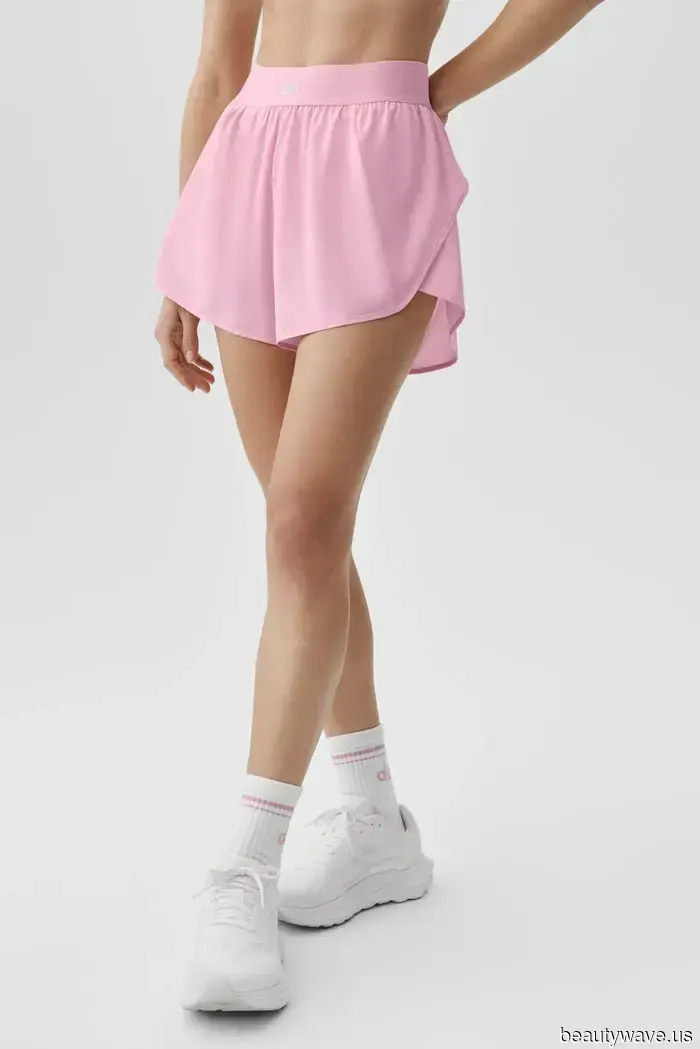 Not Black Leggings—Hailey Bieber and Other Trendsetters Are Opting for This Stylish Shorts Color for Pilates Instead.