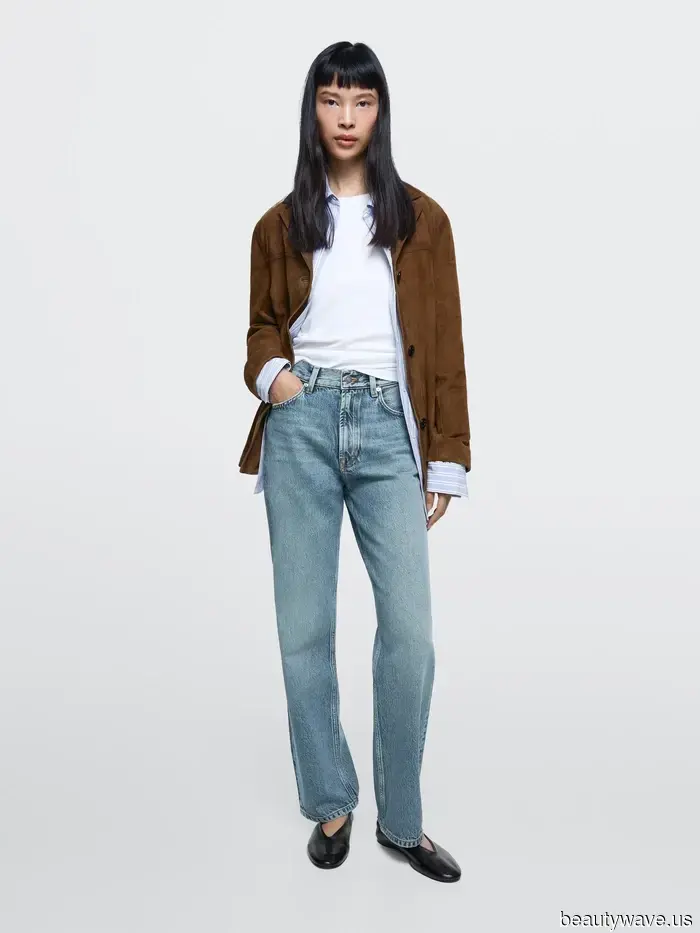 In Los Angeles and Paris, the most stylish dressers continue to return to this summer outfit of a blouse, jeans, and flat shoes.