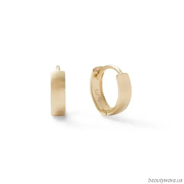 20 Waterproof Jewelry Items You’ll Spot on Every Trendy Beachgoer, from Miami to Mallorca