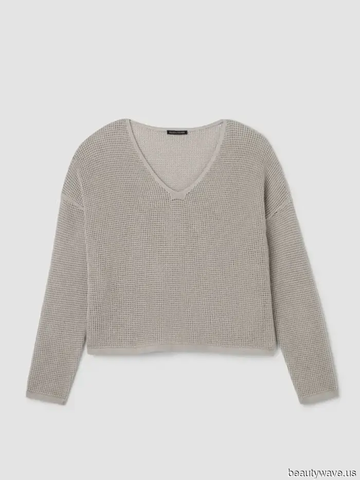 Since the It Girls declared that the '90s are making a comeback, I've been shopping from this stylish throwback brand.