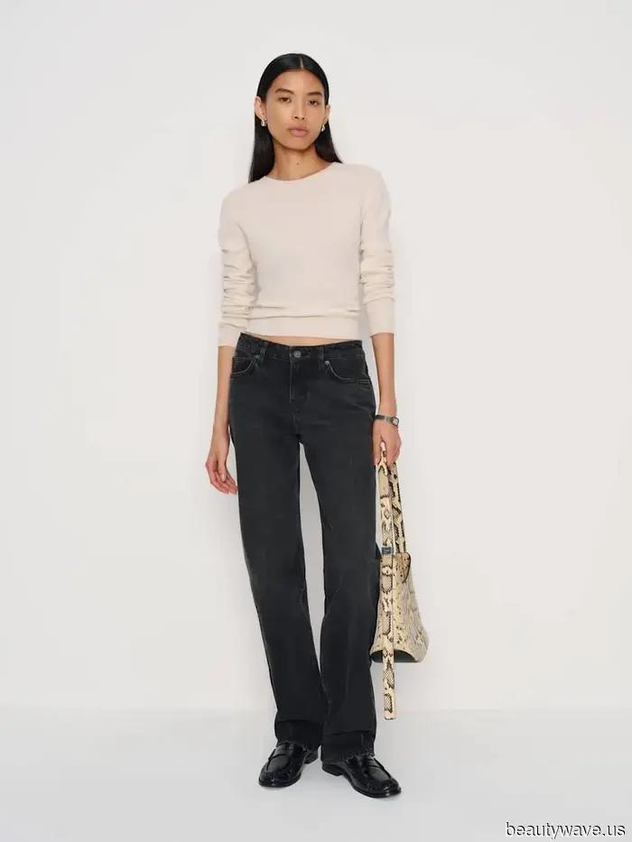 Quando è a New York, Margot torna sempre a questa formula di jeans, giacca e scarpe da ragazza cool.