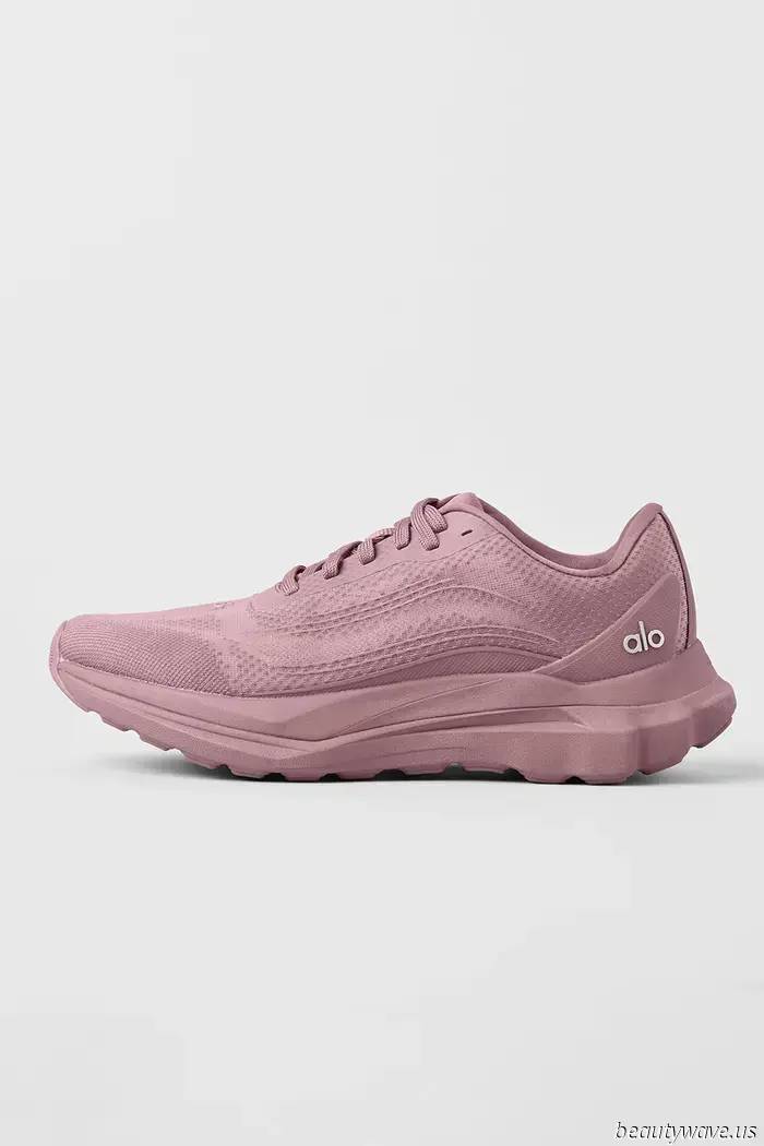 Primero Kendall, ahora Rosie—personas con estilo están cambiando las Sambas por esta marca de zapatillas poco conocida