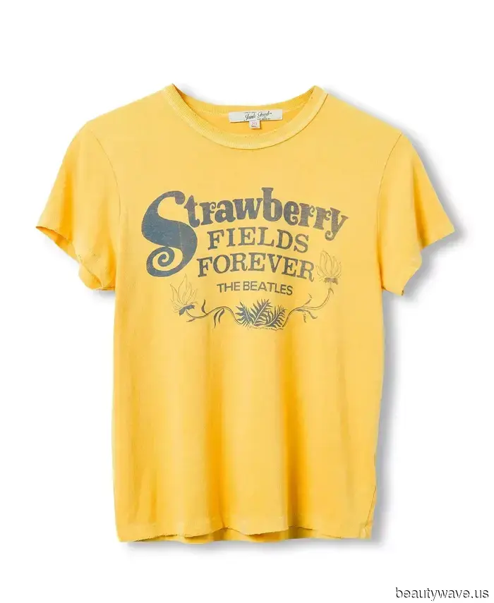 J.Law Recently Rocked the Sneaker Color Trend That Keeps Baggy Jeans Looking Stylish (Not Outdated) in 2026.