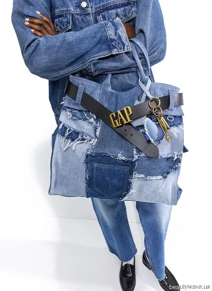 Gap's new tote is challenging my workbag for top spot.