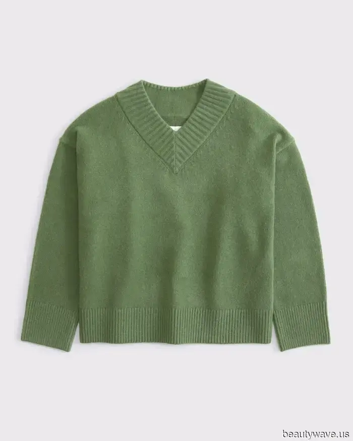 Это только мне кажется, или каждая классная девушка от Нью-Йорка до Лондона носит эти 8 трендов свитеров вместо "скучного"...