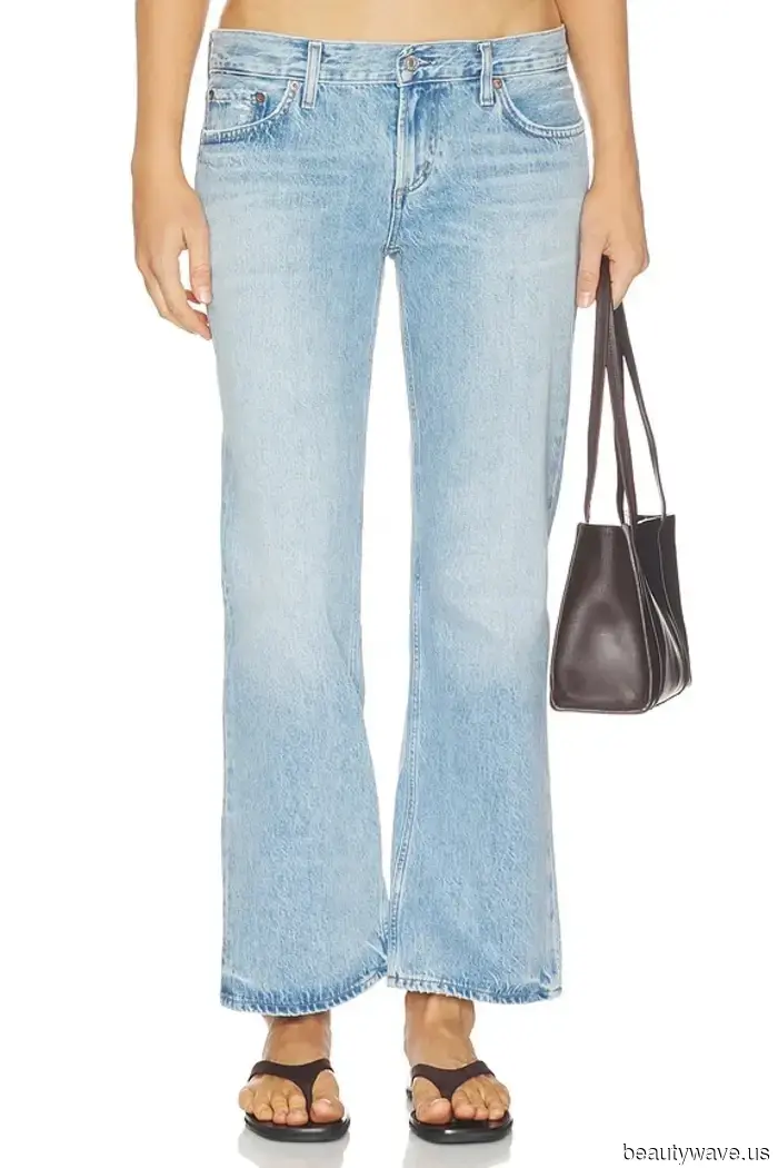 Identifying an It Girl in 2026: This Trendy Cropped Jeans Look and This French-Inspired Shoe Style
