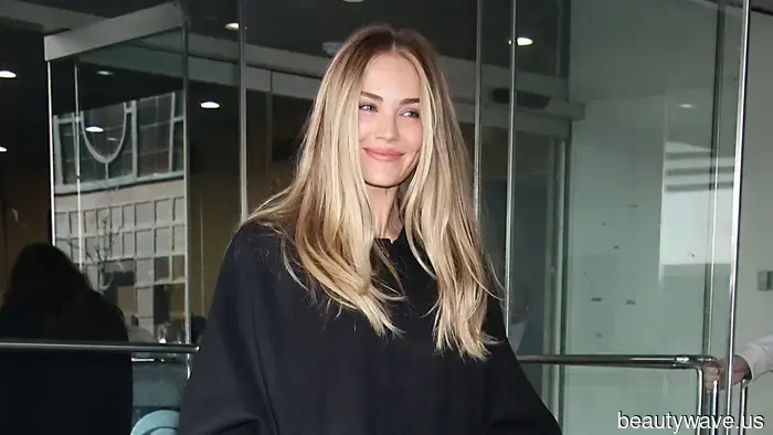 Every L.A. girl traveling to NYC brings along this specific 3-piece outfit.