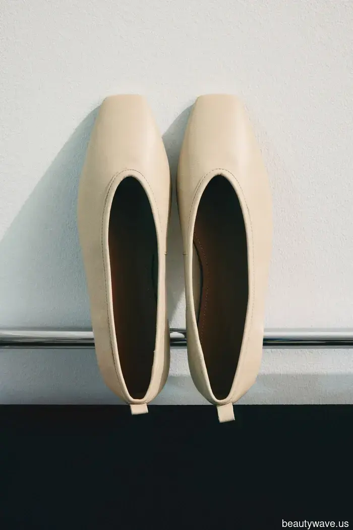 Es ist offiziell Frühling, und H&M hat gerade jeden schicken Schuhtrend veröffentlicht—5 Stile, die zuerst weg sein werden.