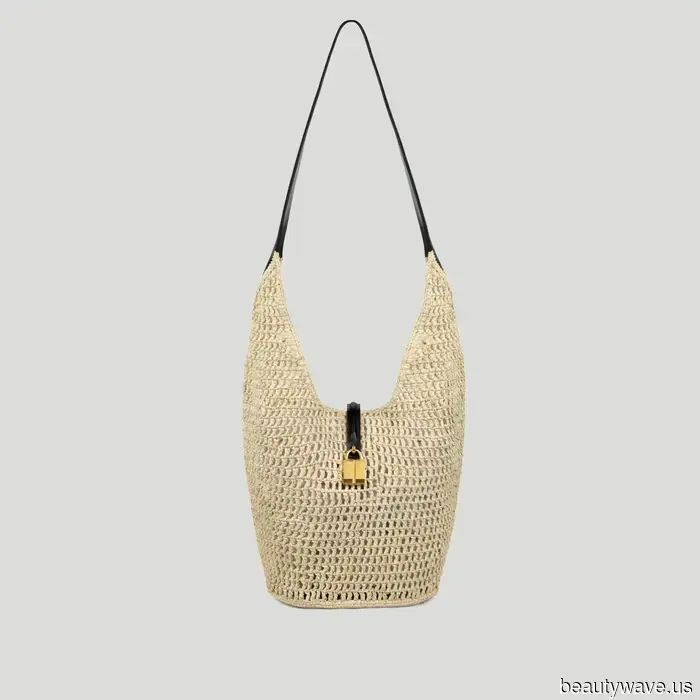 Plötzlich tragen stylische Menschen überall die Sommer-It-Bag, die mit Designer-Käufen konkurriert.
